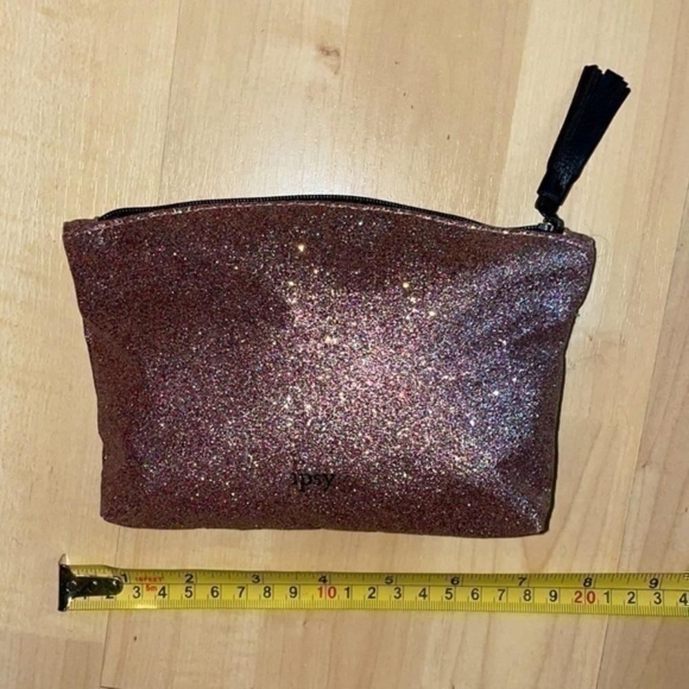 Ipsy glitter โจ all over for bundles or not, but when bundle up 3+ save 30% - Picture 4 of 7